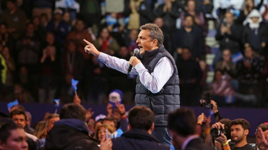 Los movimientos sociales este domingo le van a llenar el microestadio de Ferro a Sergio Massa, para apoyar su precandidatura a presidente.