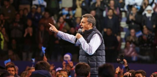 Los movimientos sociales este domingo le van a llenar el microestadio de Ferro a Sergio Massa, para apoyar su precandidatura a presidente.