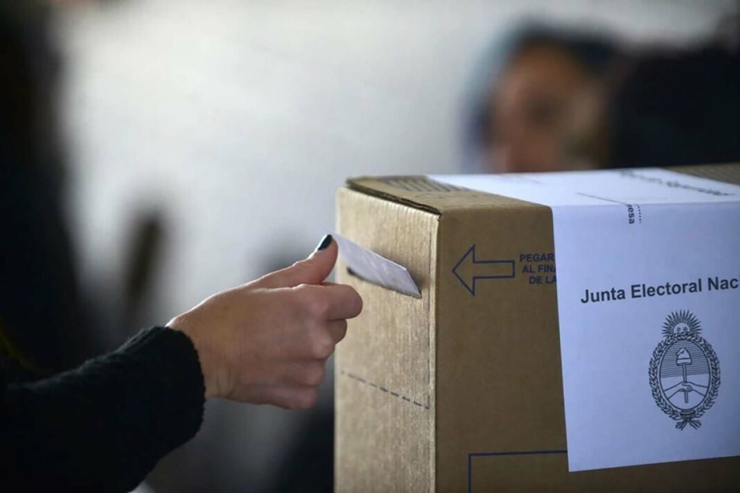 La DINE determinó que el Estado nacional desembolse un adicional de $3.367 millones para las 91 agrupaciones que participarán de las PASO.