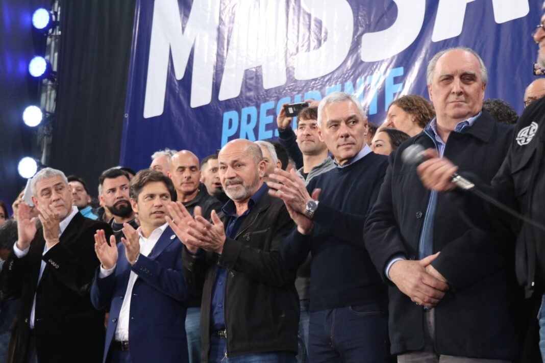 Preocupado por el ausentismo, este jueves en Ensenada, el gobernador Axel Kicillof volvió a pedir que en las PASO “revienten las urnas” con la boleta de Sergio Massa.