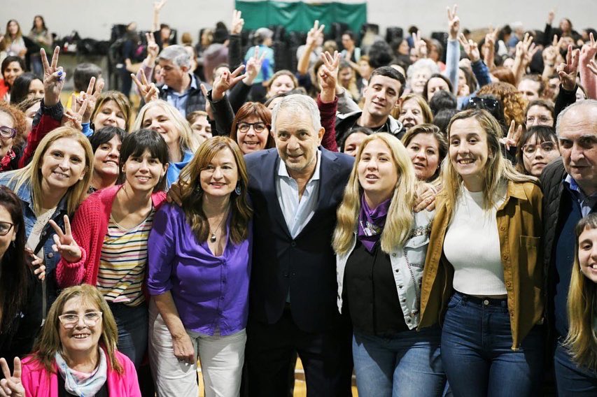 Unas 400 mujeres se reunieron en el Club Juventud de La Plata, junto a Alak y Díaz.