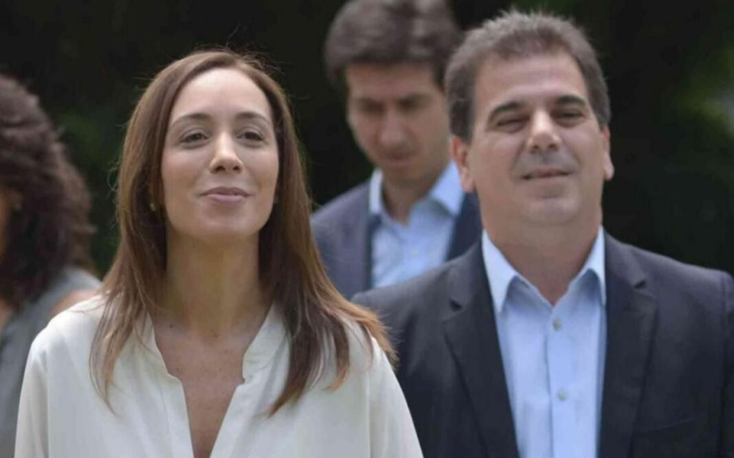 La ex gobernadora, María Eugenia Vidal, y el titular del PRO bonaerense, Cristian Ritondo, este viernes, celebraron la quita de fondos a la provincia de Buenos Aires.