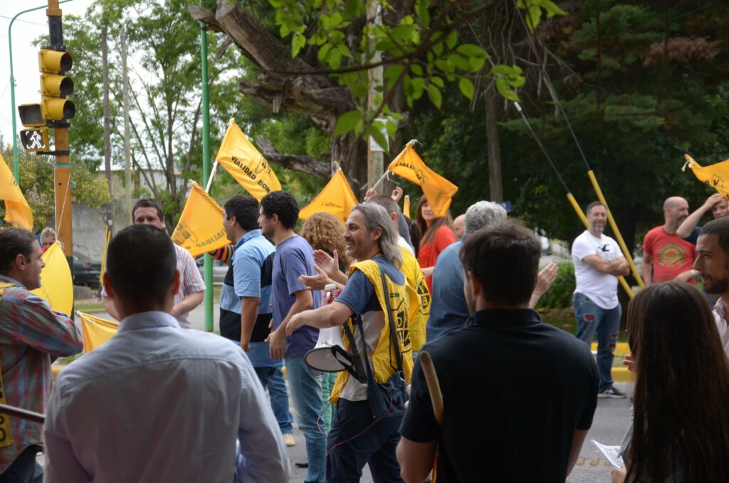 El trabajador de Vialidad, Américo Rodríguez, manifestó la necesidad de recibir una respuesta por parte del Ejecutivo bonaerense.