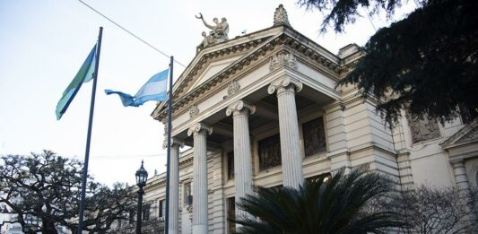 Un total de 12 diputados y senadores bonaerenses competirán como candidatos a intendentes de sus pagos chicos. Repasa, uno por uno, quiénes son.