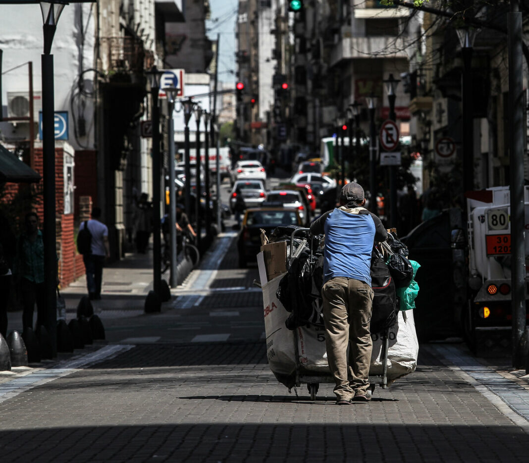 La pobreza en la Argentina registró una suba durante el primer semestre de este año y se ubicó en 40,1%.