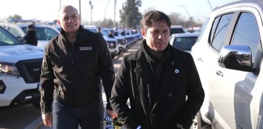 En la Escuela Juan Vucetich de Berazategui, Kicillof entregó 325 patrulleros nuevos para las bases de la UTOI.