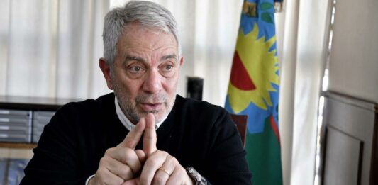 Previo al conclave de los intendentes amarillos, el candidato a intendente, Julio Alak, disparó contra Julio Garro por el bono de $60 mil.