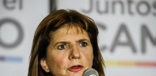 Bullrich advirtió que está en busca de un “mecanismo legal” para cambiar el finde largo del balotaje y aseguró que el único perjudicado es Milei.