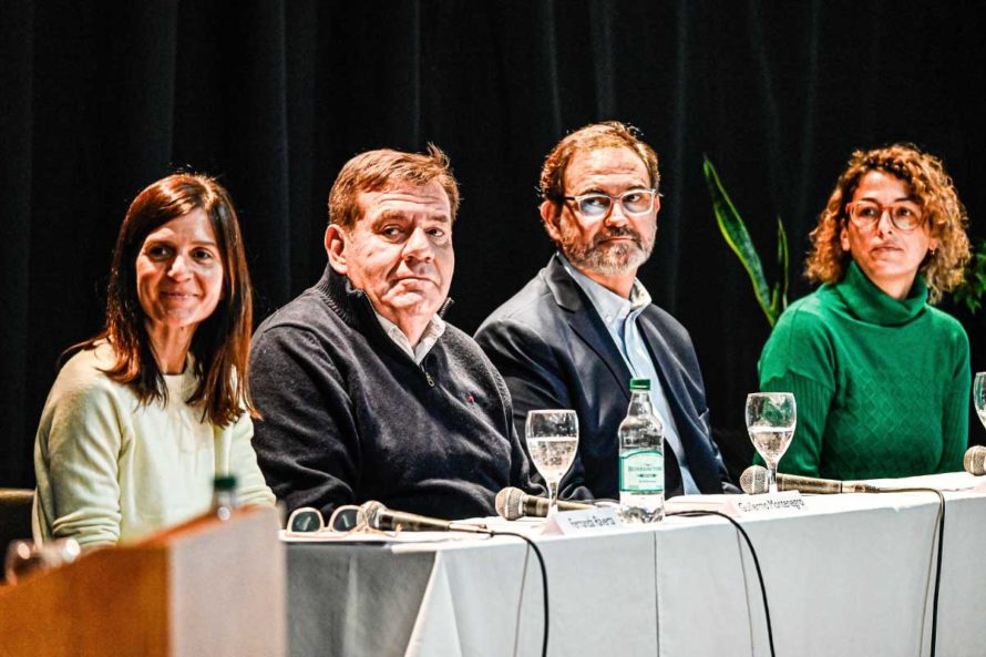 De izquierda a derecha: Fernanda Raverta (Encuentro Marplatense), Guillermo Montenegro (Juntos por el Cambio), Rolando Demaio (La Libertad Avanza) y Rosa Mauregui (Frente de Izquierda).