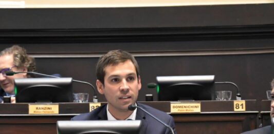 Valentín Miranda presentó un proyecto para exigirle al gobernador Kicillof que financie el 100% el pago del bono de 60 mil pesos.