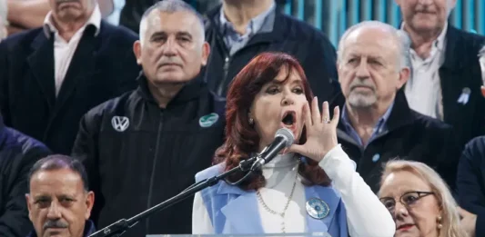 La vicepresidenta de la Nación, Cristina Kirchner, reaparecerá públicamente el próximo sábado en el auditorio de la UMET.