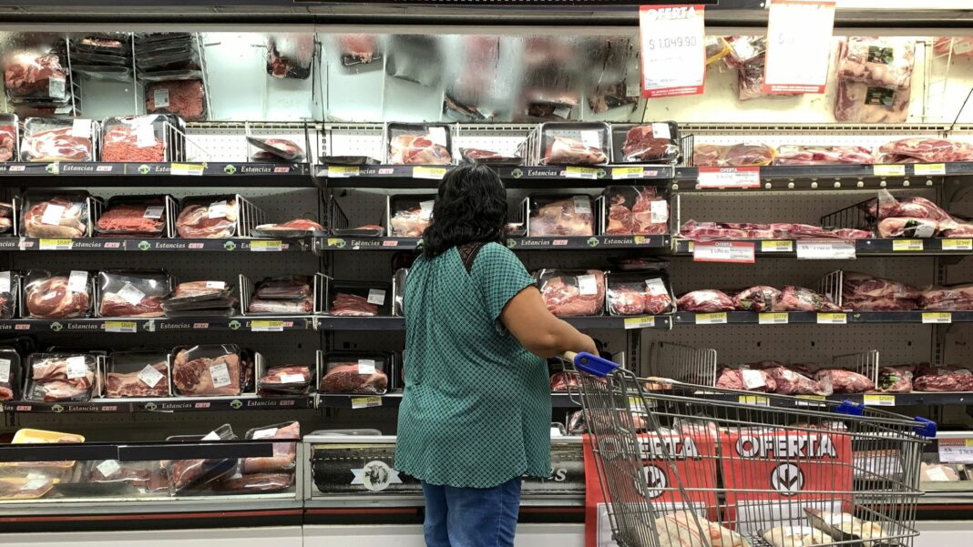 Siguen las malas noticias para el Gobierno a tan solo 35 días de las elecciones generales de octubre, ya que esperan que la inflación de septiembre sea de dos dígitos y supere a la de agosto.