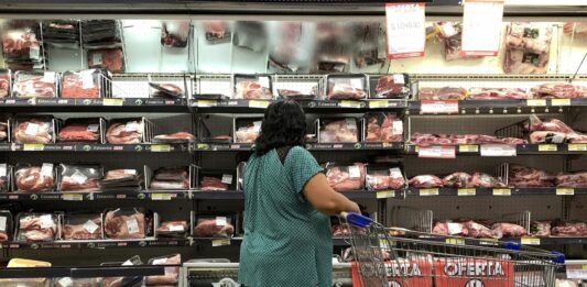 Siguen las malas noticias para el Gobierno a tan solo 35 días de las elecciones generales de octubre, ya que esperan que la inflación de septiembre sea de dos dígitos y supere a la de agosto.