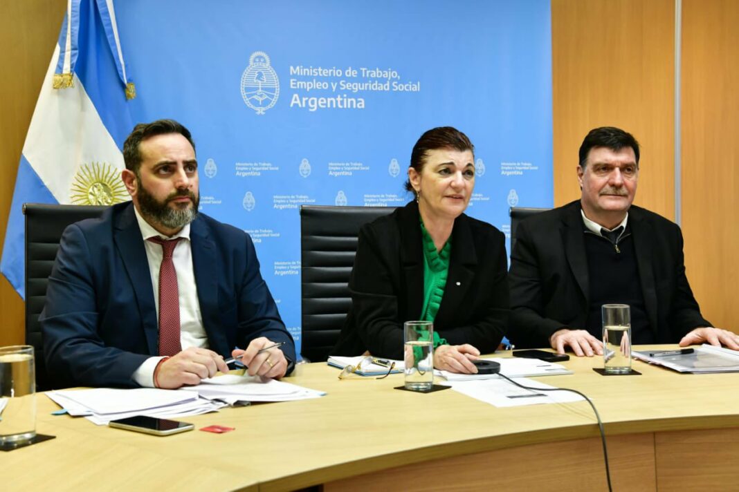 El Gobierno nacional adelantó las deliberaciones del Consejo nacional del sálario mínimo para el próximo 27 de septiembre.