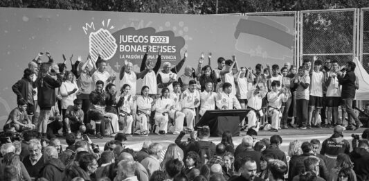 La delegación de cultura de Mar del Plata que iba a participar de los Juegos Bonaerenses vivió lo más crudo de la burocracia estatal. La historia completa de las 50 familias que perdieron su sueño por un error político.