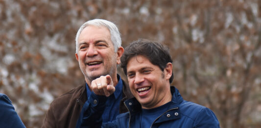 El gobernador bonaerense Axel Kicillof, inaugurará esta tarde en La Plata el Ateneo Raúl Alfonsín. El radicalismo local, lanzó un texto para repudiar el acto.
