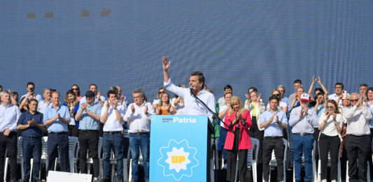Massa y Kicillof encabezan un acto de campaña en Ensenada