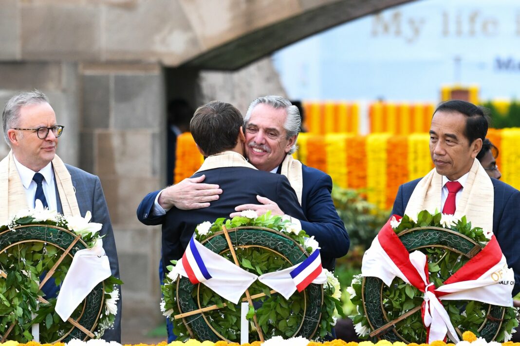 El presidente Alberto Fernández dejó hoy la India, en lo que fue el último día de la cumbre del G20. Antes, se reunió con representantes alemanes y árabes.