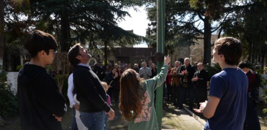El radicalismo le brindó un sentido homenaje al expresidente boina blanca, Ricardo Balbín, en el mausoleo que alberga sus restos, en el cementerio de La Plata.
