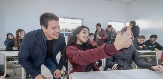 El intendente del Partido de La Costa, Cristian Cardozo, inauguró cuatro aulas en la Escuela Técnica N°1 de Santa Teresita.