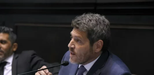 El diputado libertario Guillermo Castello solicitó al gobernador bonaerense, Axel Kicillof, que publique el presupuesto de la plataforma audiovisual BAFilma.