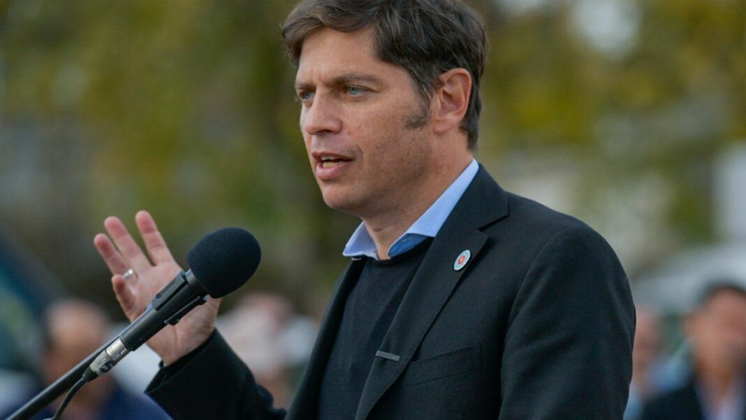 El gobernador bonaerense, Axel Kicillof, cargó duramente contra Javier Milei y Patricia Bullrich en un acto en La Plata, que despertó el odio radical.
