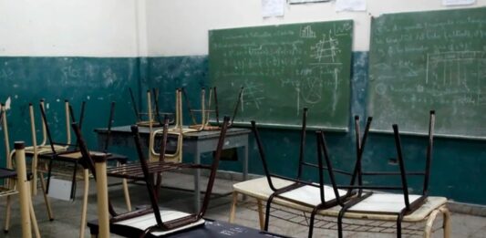 Inició el paro docente de la semana en La Plata, mañana se suman otros gremios con una batería de reclamos en defensa de la educación pública.