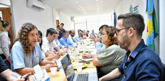 Luego del pedido de reapertura de paritarias, el Gobierno convocó a los estatales bonaerenses.