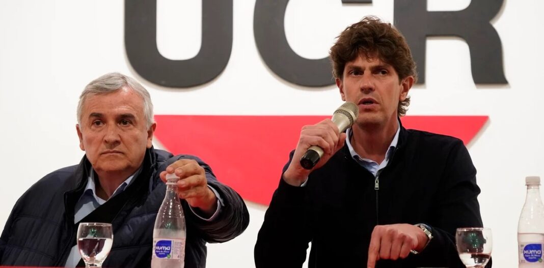 El gobernador Gerardo Morales, y el senador nacional, Martín Losteau, salieron a responderle al expresidente Mauricio Macri y pidieron que “deje la hipocresía”.