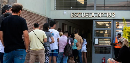 La CNE quiere cambiar el feriado para desalentar el turismo y que la población asista masivamente a votar en el balotaje.
