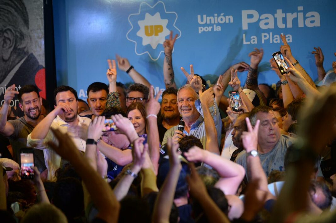 Julio Alak confirmó el triunfo de Unión por la Patria en La Plata y le agradeció a Kicillof por el apoyo en la campaña.