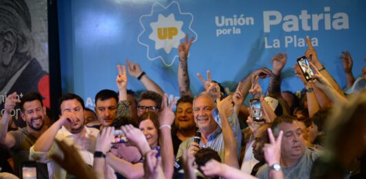 Julio Alak confirmó el triunfo de Unión por la Patria en La Plata y le agradeció a Kicillof por el apoyo en la campaña.
