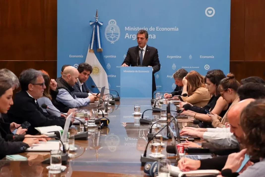 Tras los anuncios de Massa, el Gobierno oficializó un nuevo dólar para las exportaciones que estará vigente hasta el 17 de noviembre.