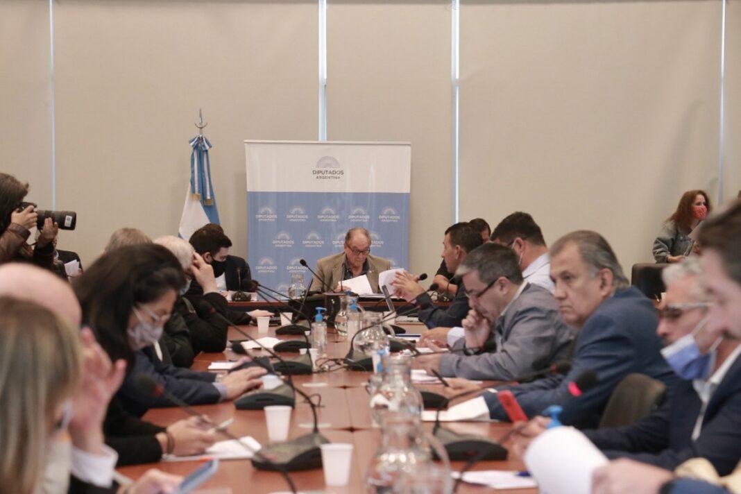 Massa aceleró el tratamiento de un anexo al proyecto del Presupuesto 2024 para conseguir un punto de superávit fiscal.