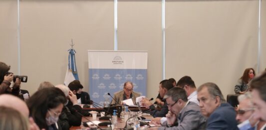 Massa aceleró el tratamiento de un anexo al proyecto del Presupuesto 2024 para conseguir un punto de superávit fiscal.
