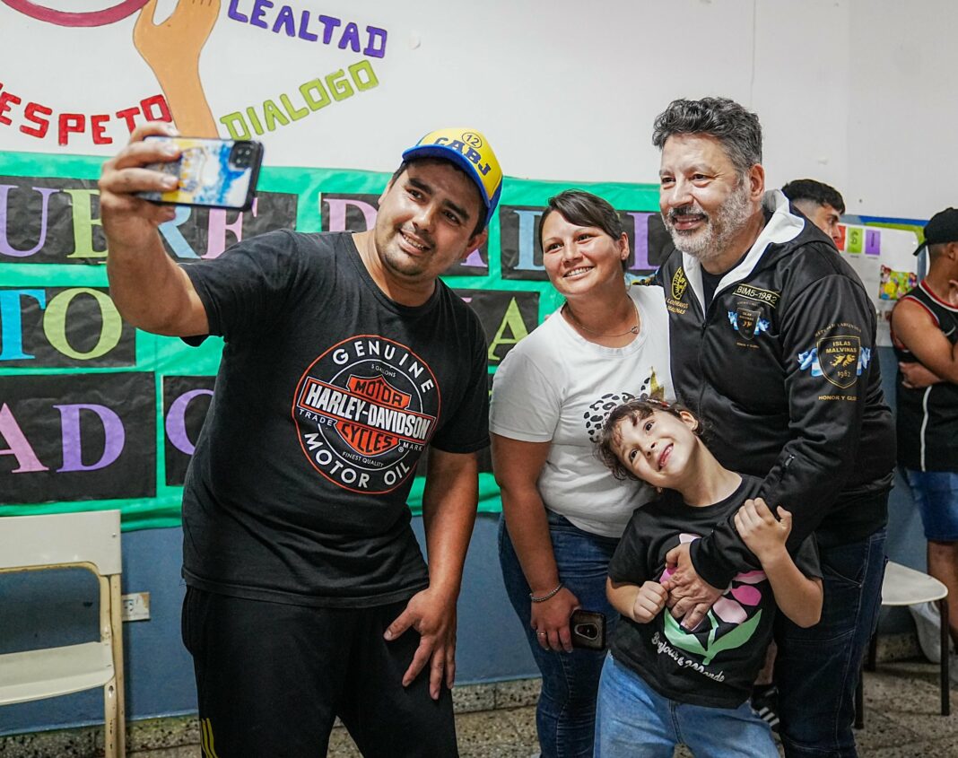 En Merlo, el actual intendente en uso de licencia y candidato a la reelección, Gustavo Menéndez, le saca más de 20 puntos al candidato libertario.
