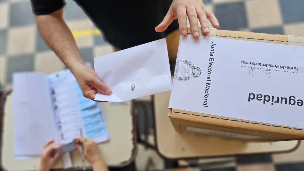 Más de 35 millones de argentinos votan Presidente y otros tantos cargos. Seguí en esta nota el minuto a minuto y todas las noticias de estas elecciones 2023.