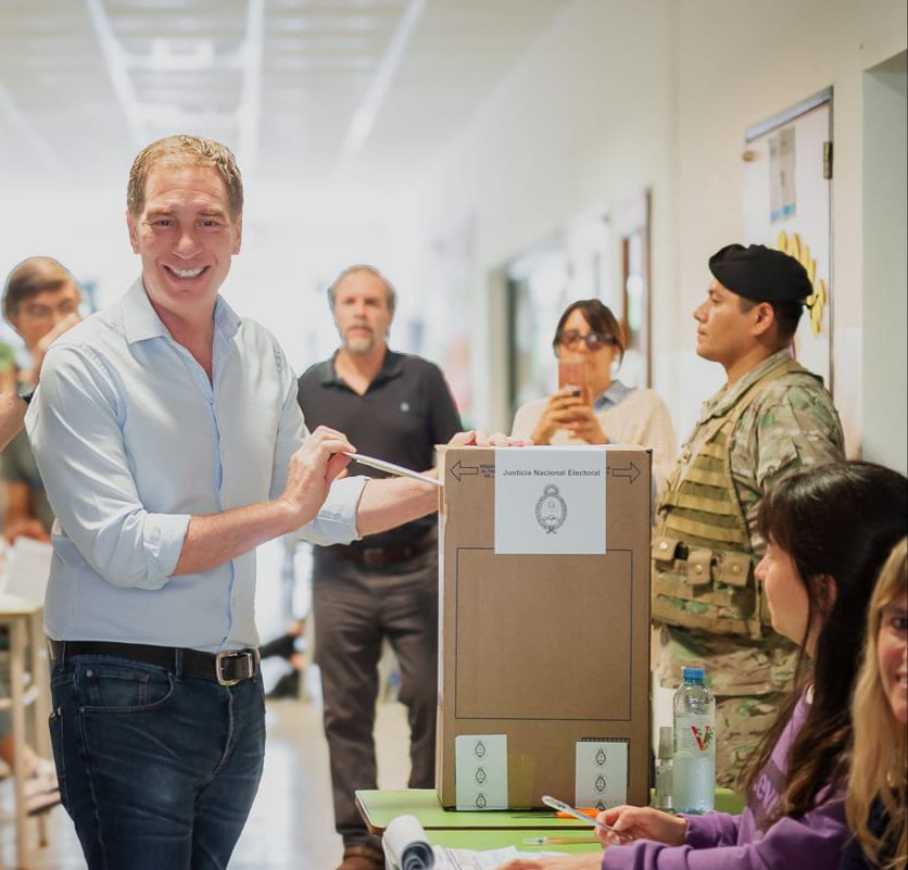 Diego Santilli votó en Troncos del Talar. 