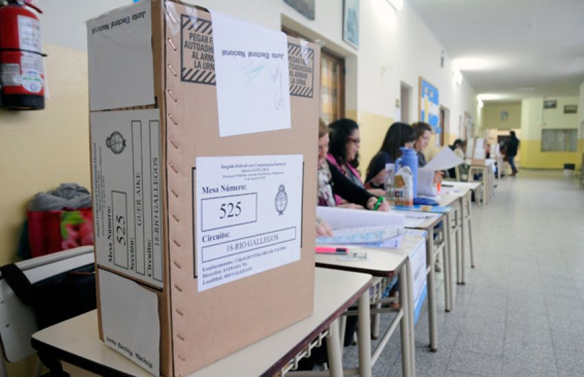 Abrieron los comicios para que la ciudadanía elija su próximo Presidente.