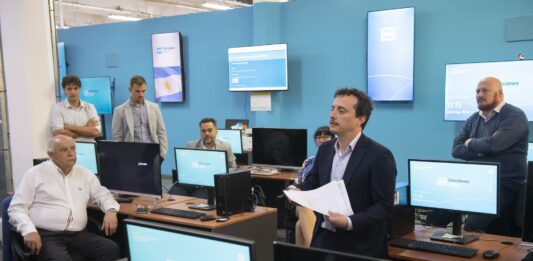 El titular de la Dirección Nacional Electoral, Marchos Schiavi, precisó que los primeros resultados mostrarán un porcentaje "consolidado y representativo".