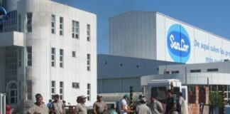 Los trabajadores de SanCor iniciaron una serie de medidas de fuerza en reclamo por una multimillonaria deuda a la obra social.
