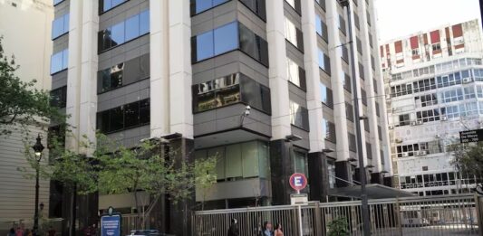 La justicia ordenó la detención del hombre que efectuó las amenazas de bomba a las embajadas de EE.UU e Israel.