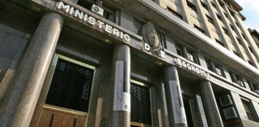 La secretaría de Comercio eliminó los regímenes de controles de precios, de góndolas, de talles, entre otros.