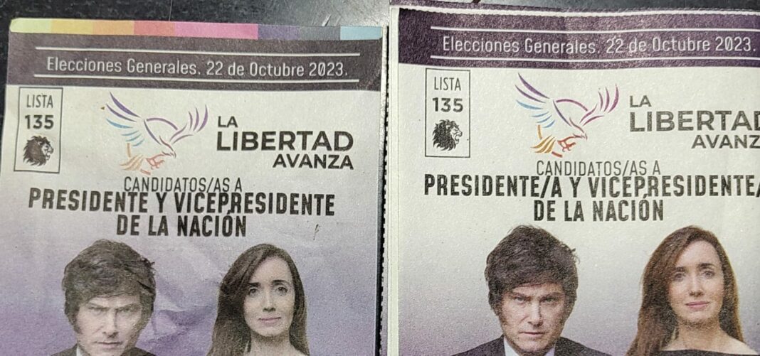 El candidato a diputado bonaerense de Javier Milei en Mar del Plata, Alejandro Carrancio, denunció el reparto de boletas con errores de tipografía y de color.