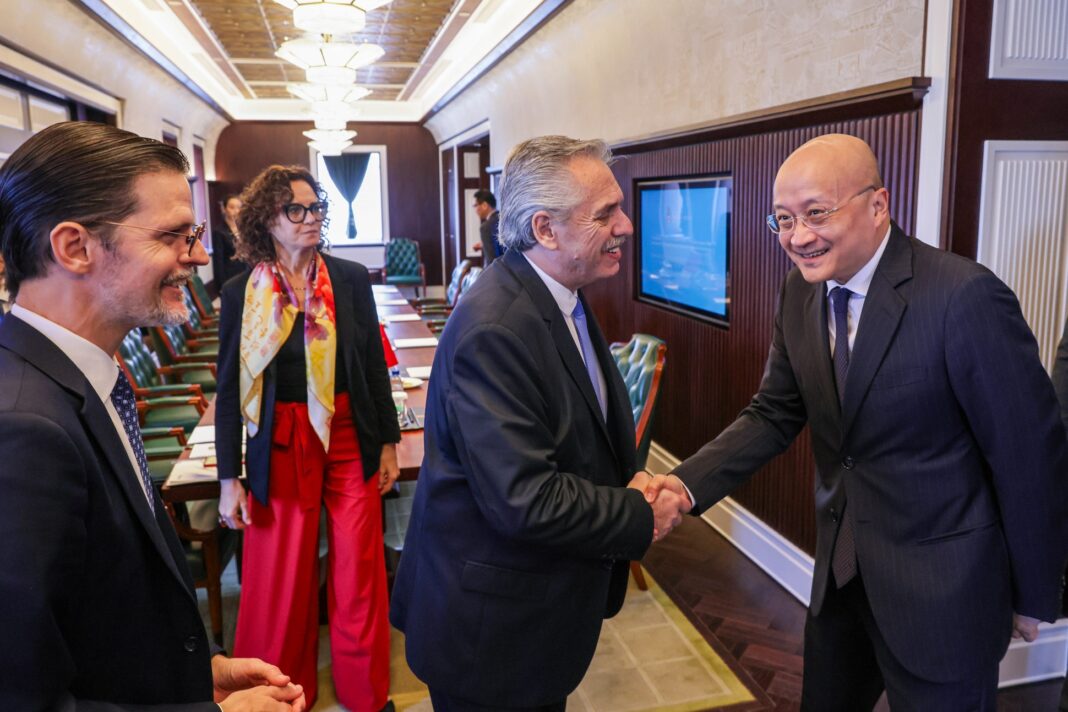 Alberto Fernández se reunió con representantes de empresas chinas con la meta de potenciar el desarrollo de la industrialización del litio.