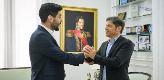 Moyano pasó por la Casa de Gobierno en La Plata y abrió un diálogo con Kicillof respecto de sus preocupaciones por el peronismo.