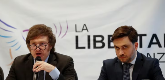 Tras la denuncia de Alberto Fernández, el candidato libertario Javier Milei, acusó que el oficialismo pretende "ensuciar el proceso electoral".
