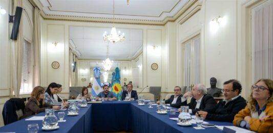 La comisión de Asuntos Constitucionales y Acuerdos (ACA) suspendió el tratamiento de los 11 pliegos judiciales remitidos por Axel Kicillof.