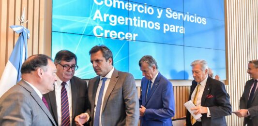 El ministro de Economía y candidato presidencial de Unión por la Patria, Sergio Massa, se expresó este martes ante la fuerte subida del dólar blue, que trepó los $1000.
