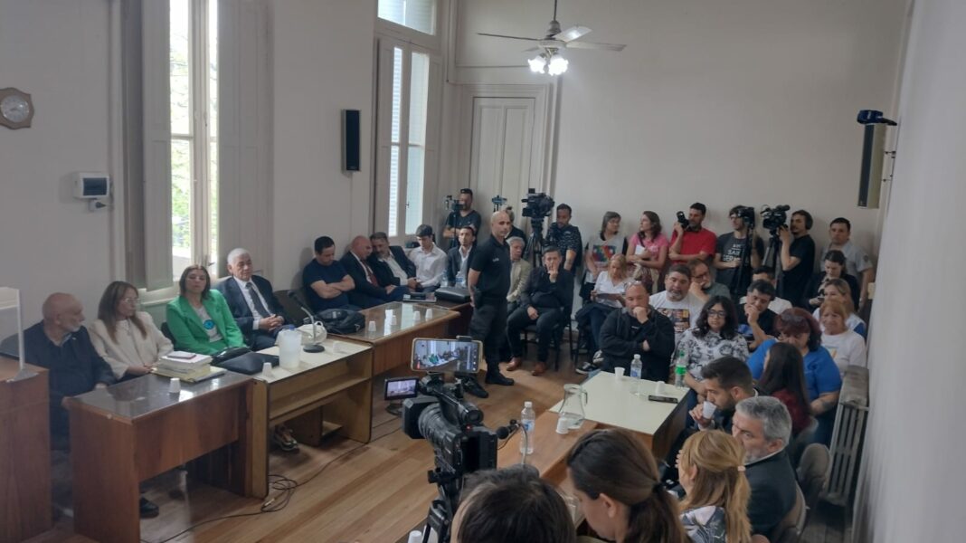 El Tribunal de Mercedes condenó al gasista Ricobene a cinco años de prisión, mientras que el interventor y consejeros escolares tuvieron dos años de pena.